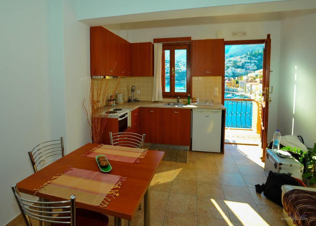 Kleanthi And Kostas Studios Symi Bagian luar foto
